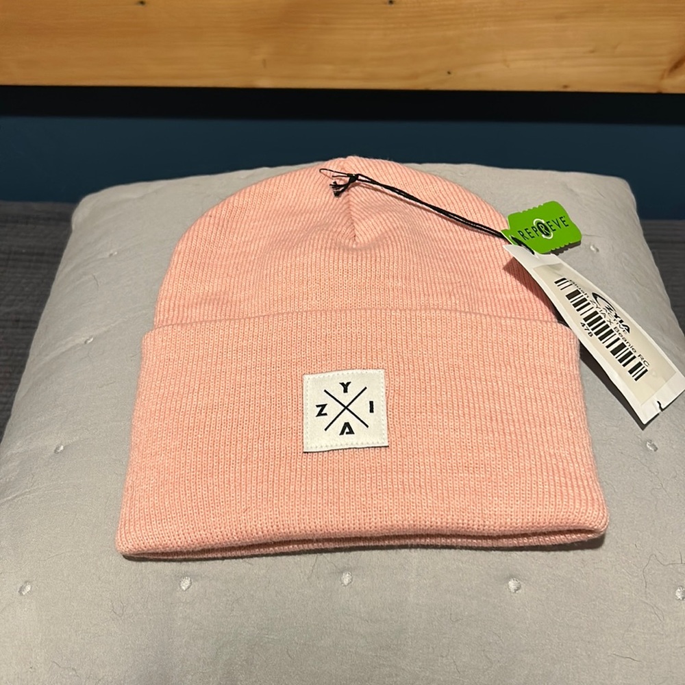 NWT Zyia Active Blush X Beanie RC